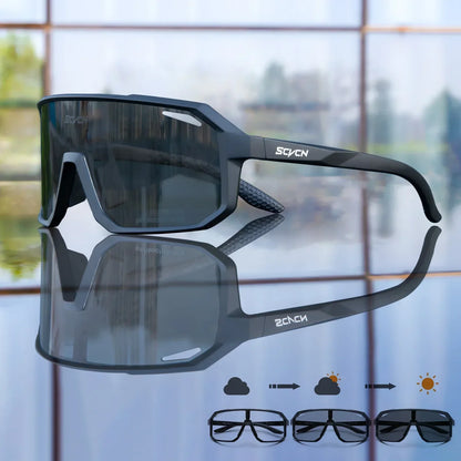 Photochromic Cycling Glasses